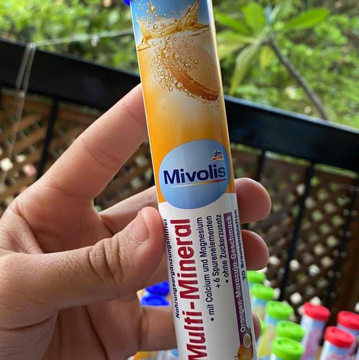 VITAMIN أقراص فوارة متعددة الفيتامينات، 20 حبة، 82 جرام بنكهة استوائية