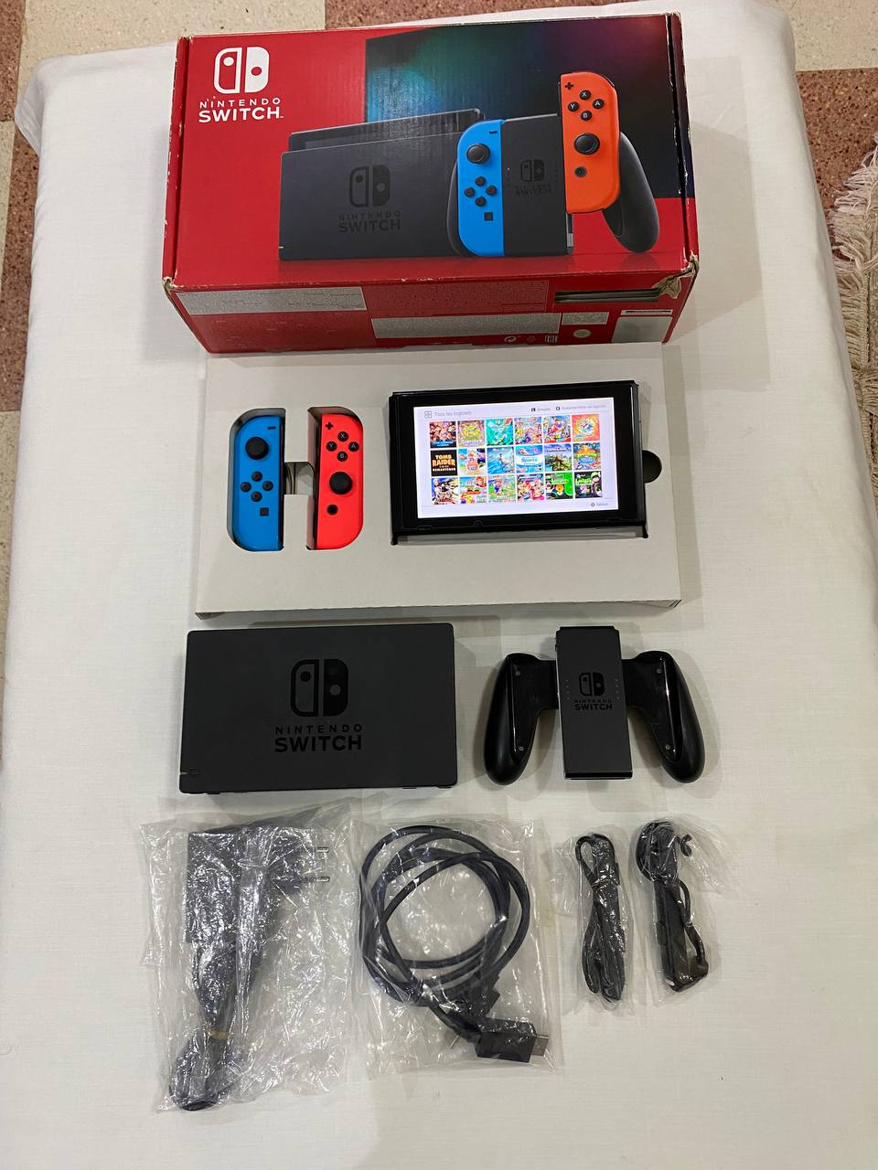 Nintendo Switch V2 Flashé ( used )